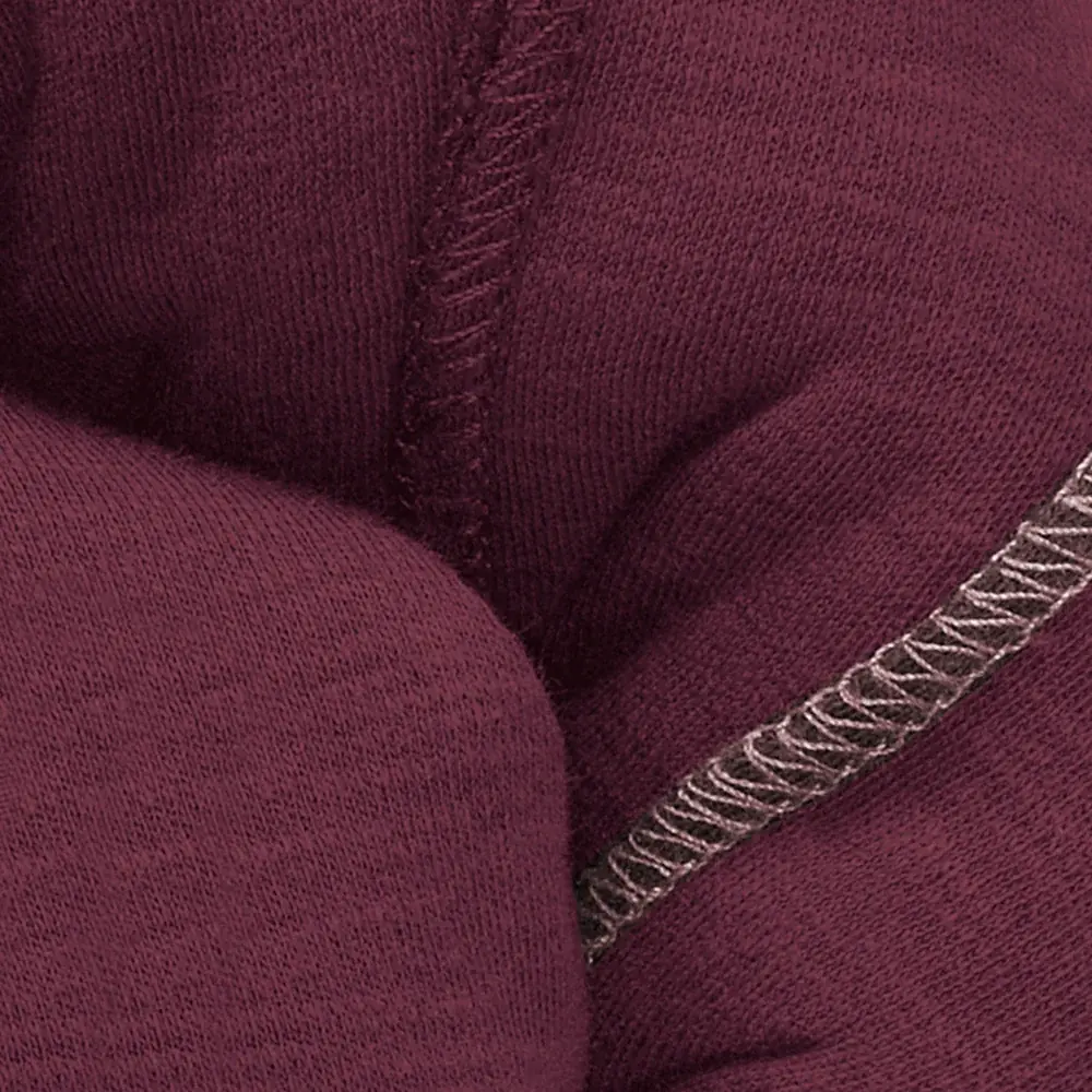 Stoffdetail mit Naht des manduca Sling Babytragetuchs Berry in dunklem Beere-Ton