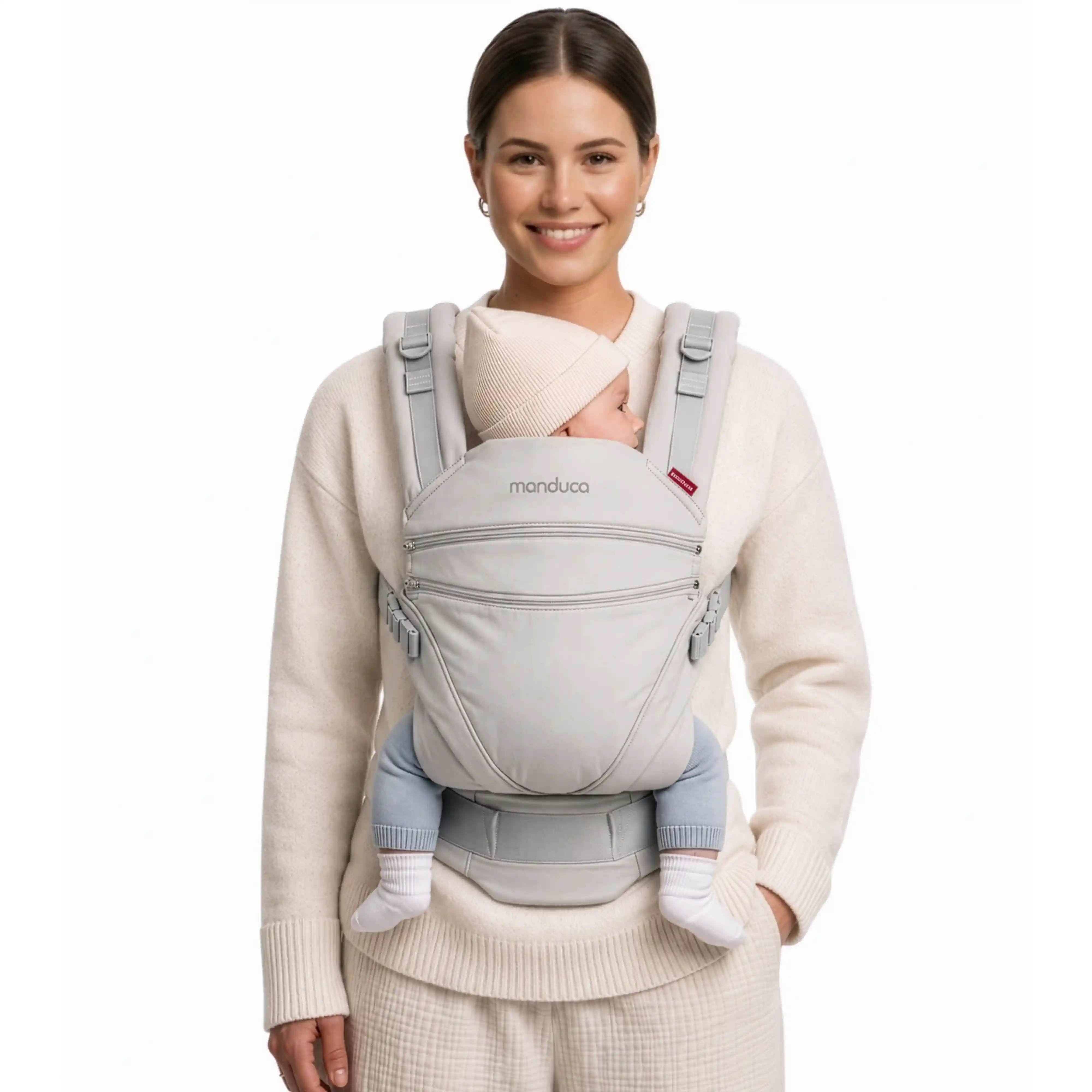 manduca XT Babytrage Monochrome Cloud getragen mit Baby